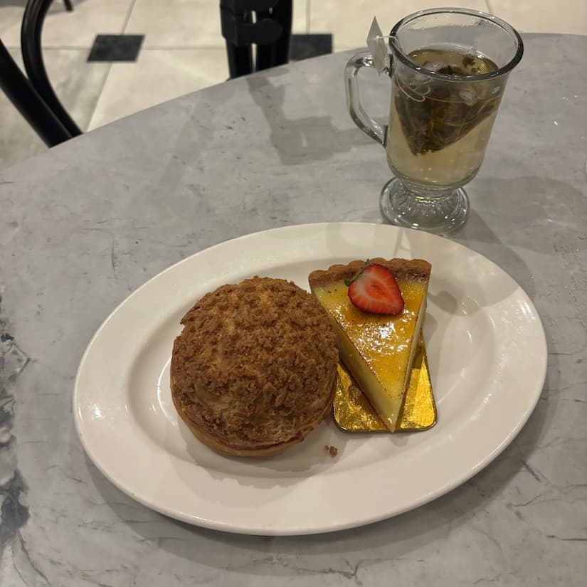 Desserts at Linh Cafe