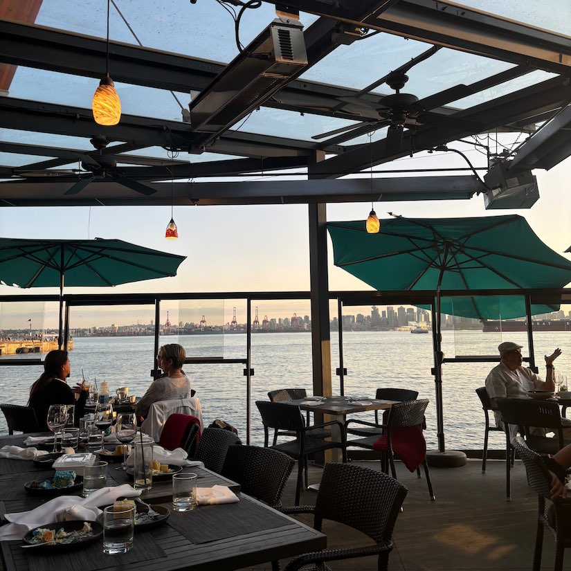 Patio at Pier 7 Restaurant