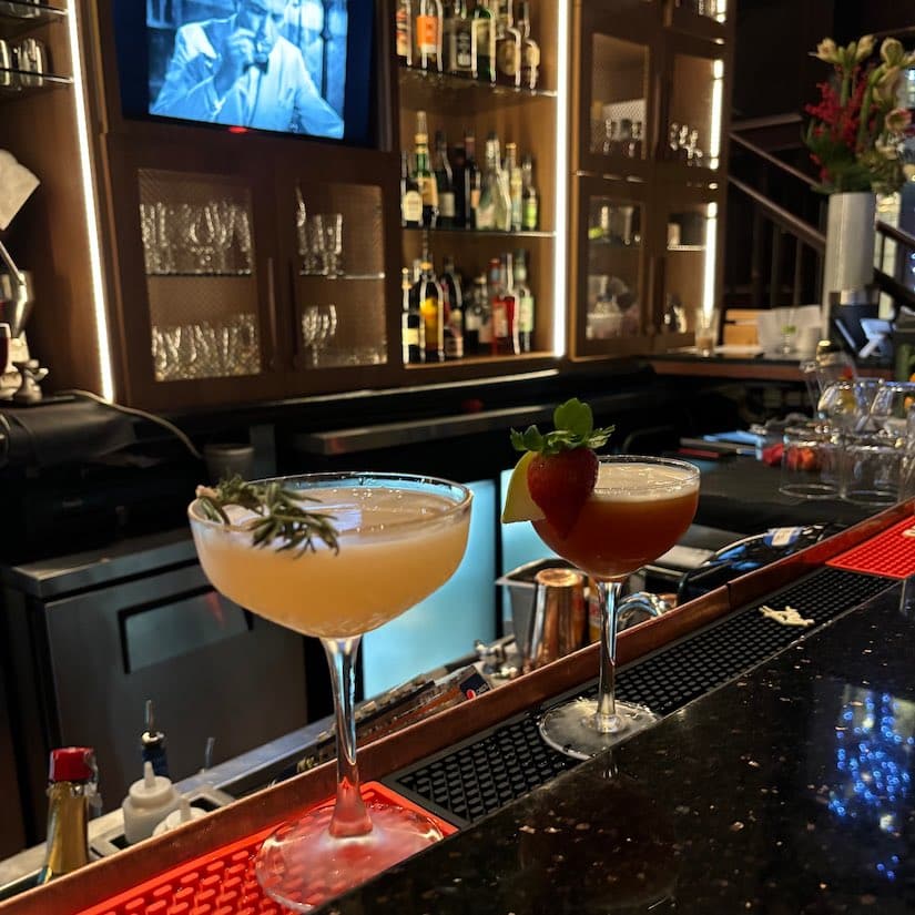 Cocktails Alouette Restaurant